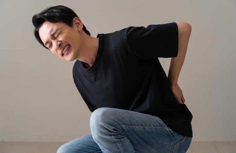 ヘルニアになりやすい人の特徴は？予防策と改善法を解説！/池袋で通わせない整骨院ならreborn鍼灸整骨院