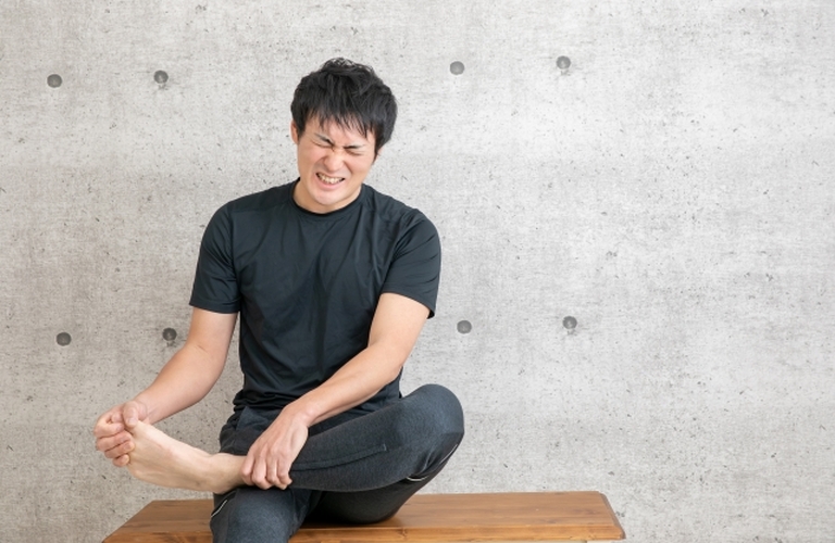 【要改善】足首が硬い人は身体を壊しやすい！？/池袋で通わせない整骨院ならreborn鍼灸整骨院