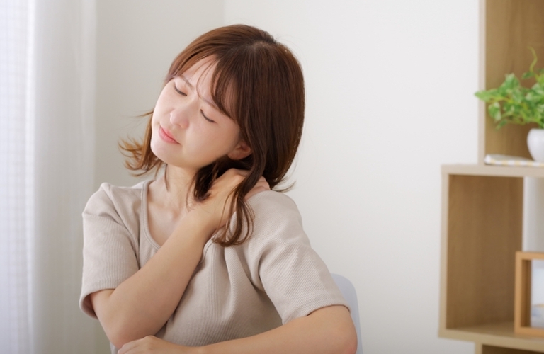 疲労・肩こりから来る頭痛の治し方/池袋で通わせない整骨院ならreborn鍼灸整骨院